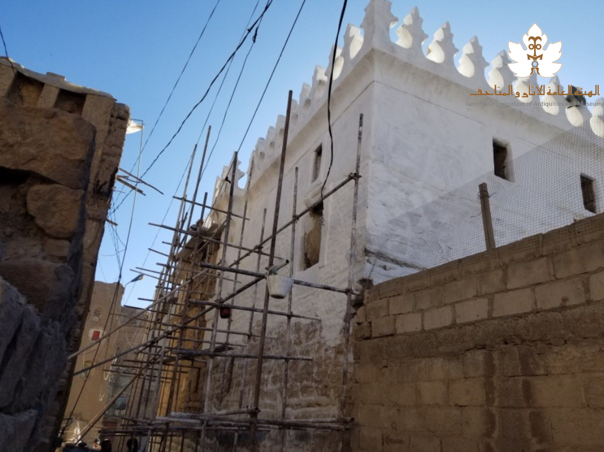 زيارة ميدانية لجامع ومدرسة الرباط  بمدينة رداع للاطلاع على أعمال الترميم الجارية - صورة إضافية 2